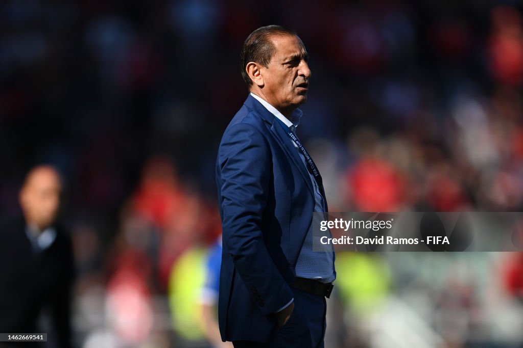 Ramon Diaz, Head Coach of Al Hilal looks on during the FIFA Club... News  Photo - Getty Images