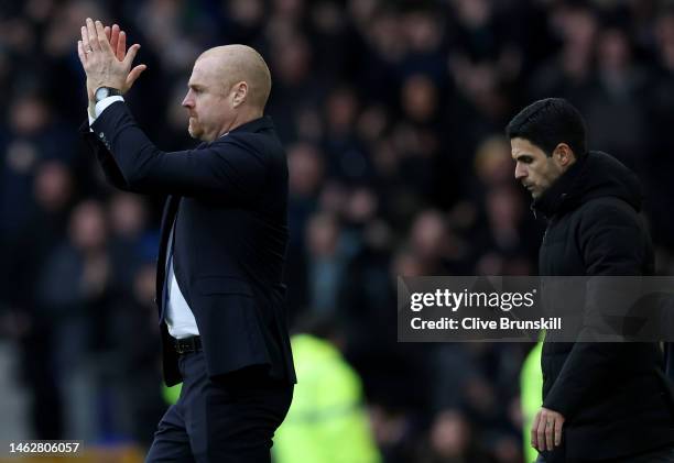 Sean Dyche, Manager of Everton, celebrates victory as Mikel Arteta, Manager of Arsenal, shows his dejection after the Premier League match between...