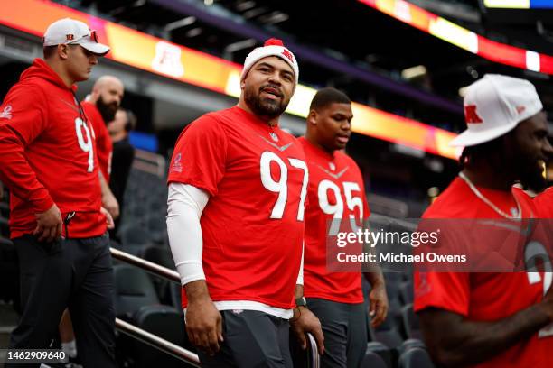 Defensive tackle Cameron Heyward of the Pittsburgh Steelers reacts during a group portrait prior to an NFL Pro Bowl football game at Allegiant...