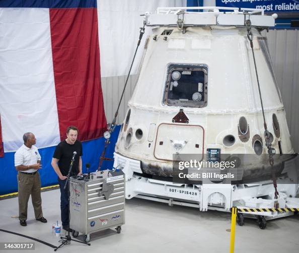SpaceX Dragon Capsule Returns To Earth SpaceX Dragon Capsule Returns To Earth