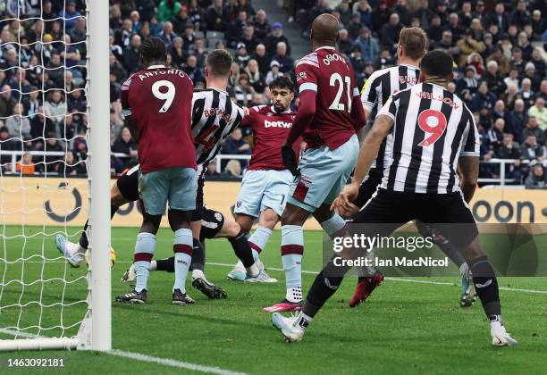 Lucas Palmieri of West Ham United scores his team's equalizing goal during the Premier League match between Newcastle United and West Ham United at...