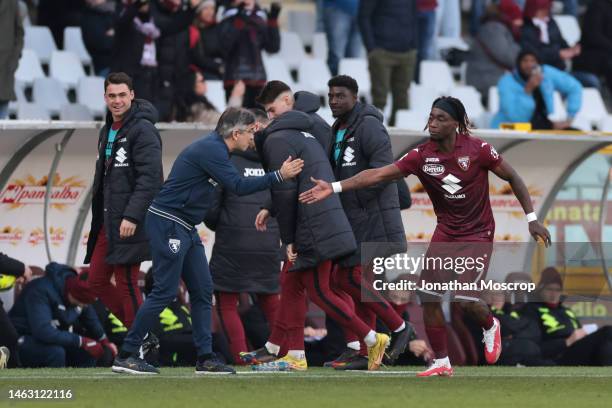 Ivan Juric Head coach of Torino FC congratulates Yann Karamoh of Torino FC after his goal gave the side a 1-0 lead during the Serie A match between...