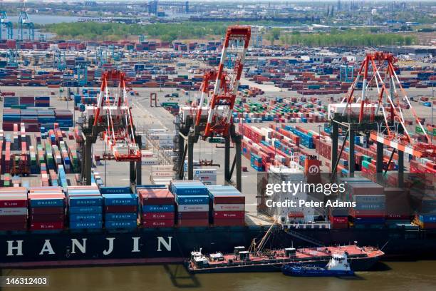 container ship docked at bayonne, new jersey, usa - bayonne new jersey 個照片及圖片檔