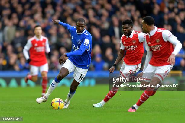 Abdoulaye Doucoure of Everton on the ball during the Premier League match between Everton FC and Arsenal FC at Goodison Park on February 04, 2023 in...