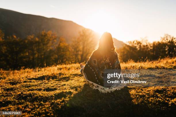 embrace the moment! - other worldly stock pictures, royalty-free photos & images