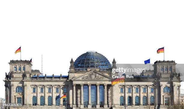 deutscher bundestag cut out - reichstag building with german- and eu- flags (german parliament building) - berlin, germany - flaggen europäischer länder und regionen stock-fotos und bilder