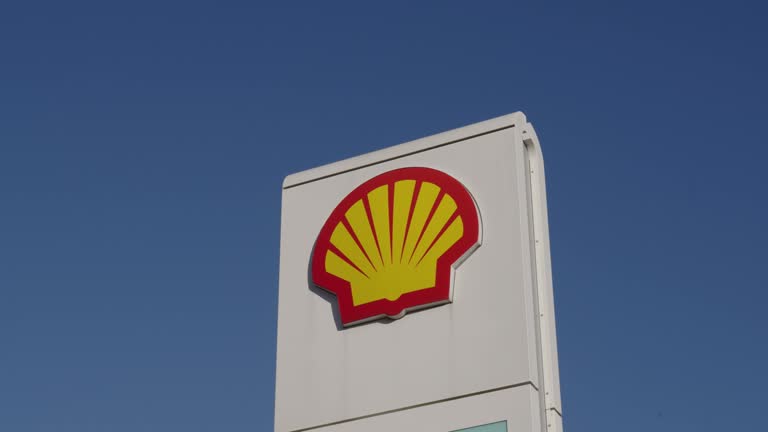 Shell Cablogo 381 Oil And Gas Logos Stock Videos, Footage, & 4K Video Clips - Getty ...