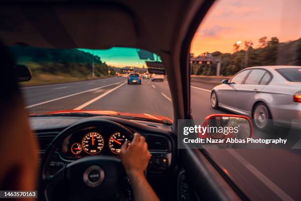 road trip. - straßenmarkierung stock-fotos und bilder