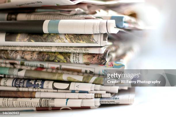 newspaper - newspaper stack stock-fotos und bilder
