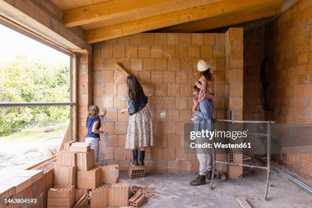 Shoulder Ride Drawing Photos and Premium High Res Pictures - Getty Images
