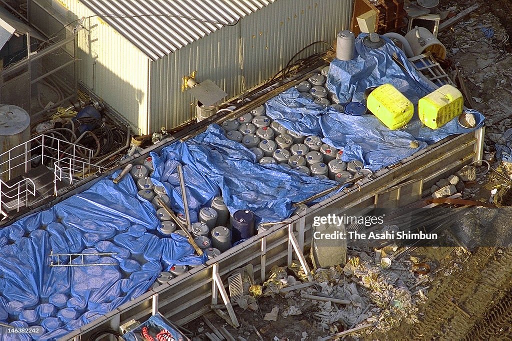 Polilce Raid Japanese Cult Aum Shinrikyo Headquarters