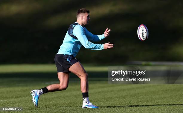 Henry Slade passes the ball during the England training session at Pennyhill Park on February 07, 2023 in Bagshot, England.