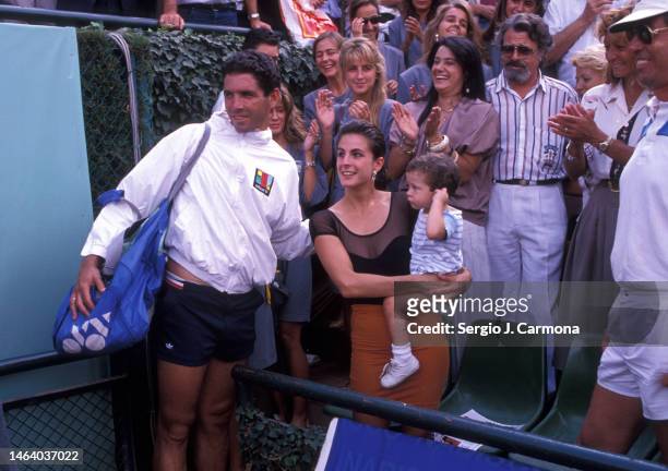 Andrés Gómez of Ecuador with his wife Anna and his son Juan Andrés after the final played at Real Club Tenis on September 24, 1989 in Barcelona,...
