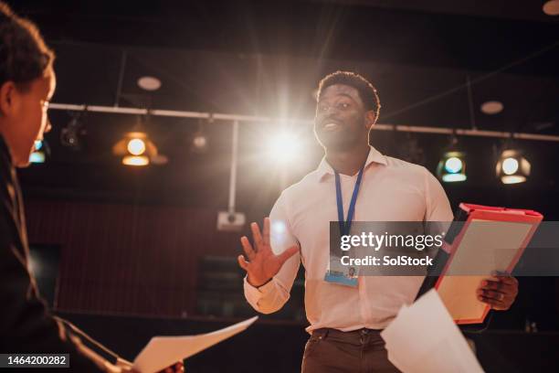 learning lines together - scenario stockfoto's en -beelden