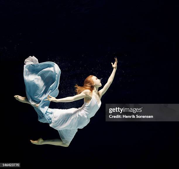 ballet dancer underwater - zero gravity stock pictures, royalty-free photos & images