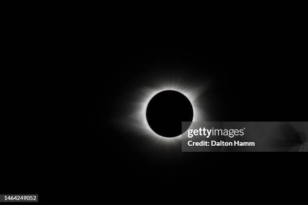 total eclipse - corona sun fotografías e imágenes de stock