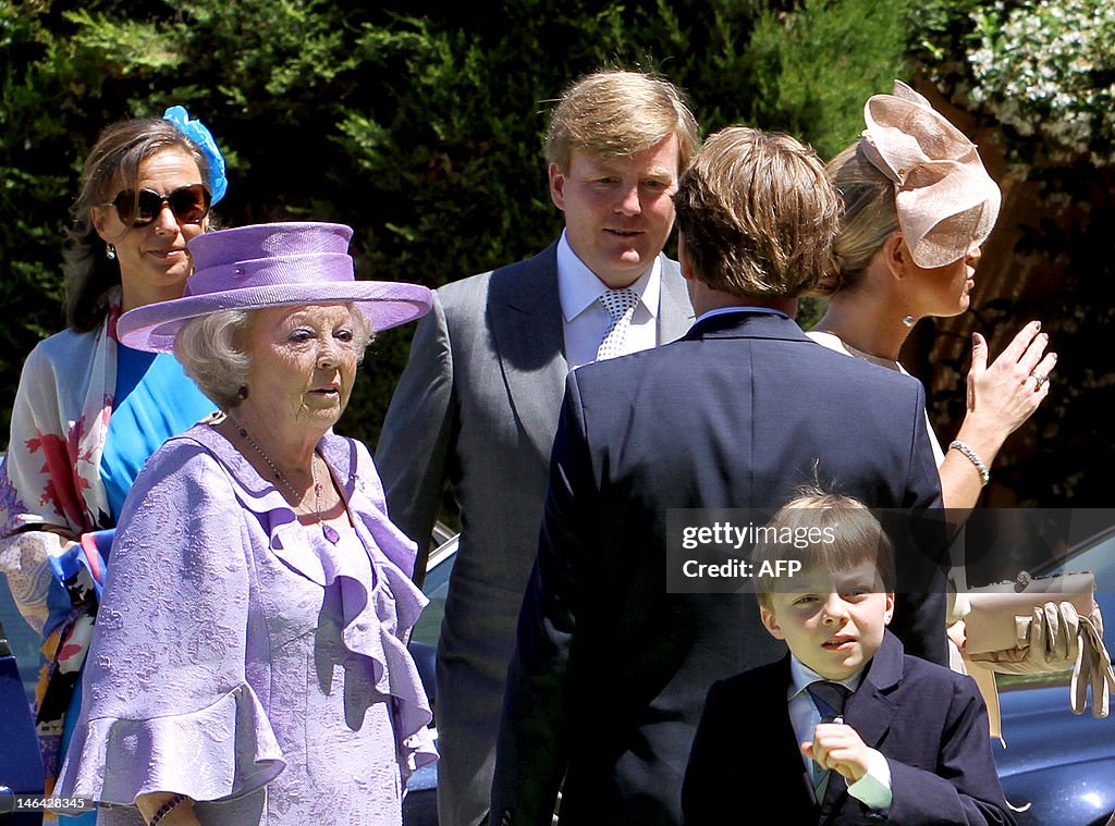 Dutch Queen Beatrix (L) arrives together