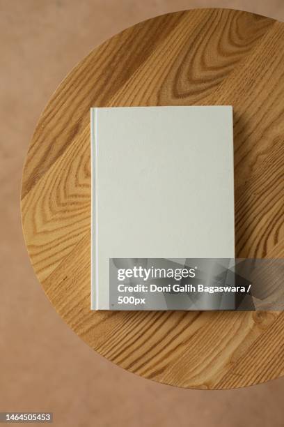 directly above shot of empty wooden box on wooden table,tondon mamullu makale tana toraja regency,south sulawesi,indonesia - blank book cover bildbanksfoton och bilder