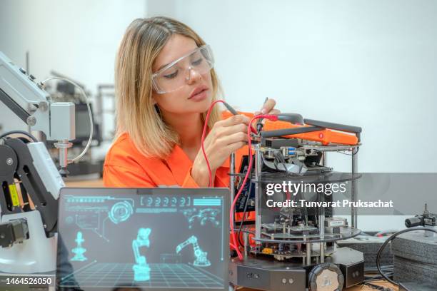 laboratory , innovation in the automotive industry . - mechatronics fotografías e imágenes de stock