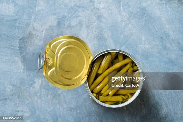canned green beans - sperzieboon stockfoto's en -beelden