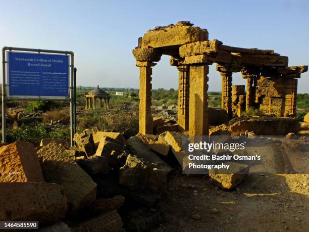 architectural features of tomb at makli - pakistan monument stock pictures, royalty-free photos & images