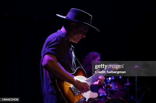 cool guitarist playing on stage - tour of california stage 2 bildbanksfoton och bilder