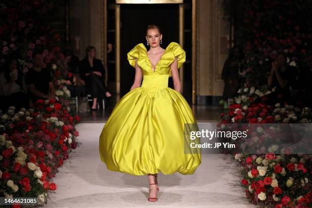 Model walks the runway at Christian Siriano Fall/Winter 2023 NYFW Show at Gotham Hall on February 09, 2023 in New York City.