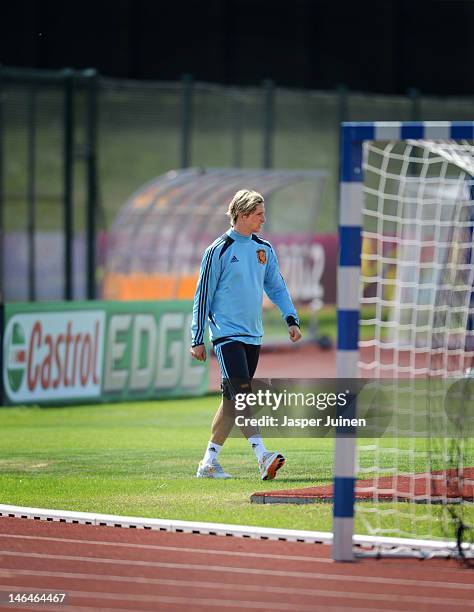 Fernando Torres of Spain arrives for a training session ahead of their UEFA EURO 2012 group C match against Croatia on June 17, 2012 in Gniewino,...