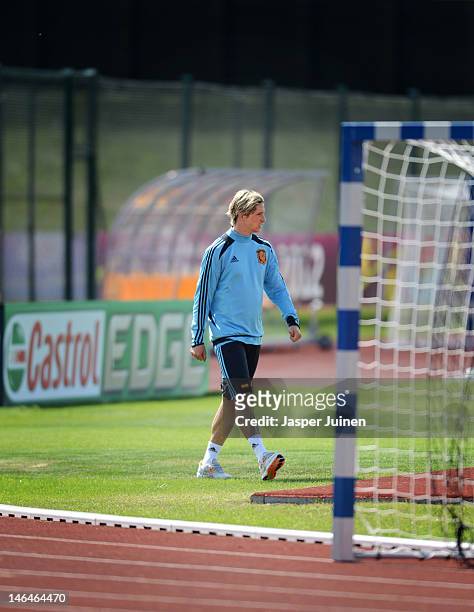 Fernando Torres of Spain arrives for a training session ahead of their UEFA EURO 2012 group C match against Croatia on June 17, 2012 in Gniewino,...