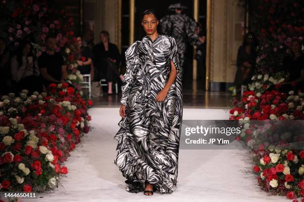 Model walks the runway at Christian Siriano Fall/Winter 2023 NYFW Show at Gotham Hall on February 09, 2023 in New York City.