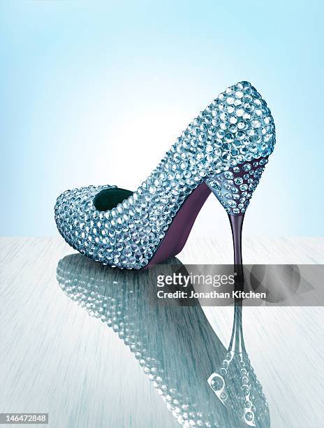 sparkling luxury shoe - high heels stock pictures, royalty-free photos & images