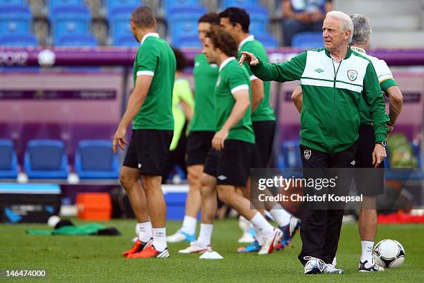 Head coach Giovanni Trapattoni of Ireland issues instructions during a UEFA EURO 2012 training session at the Municipal Stadium on June 17, 2012 in...