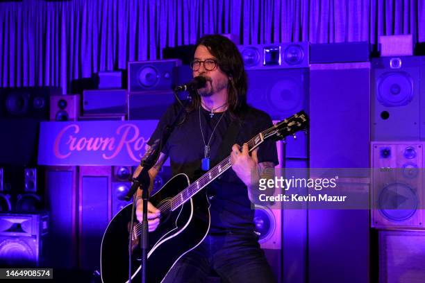 Dave Grohl kicks off Super Bowl weekend with an exclusive acoustic performance for veterans and local hospitality personnel at Crown Royal’s pre-game...