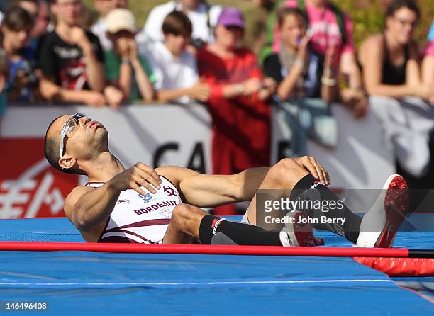 Romain Mesnil of France competes in the pole vault final during the 2012 French Elite Athletics Championships at the Stade du Lac de Maine on June...