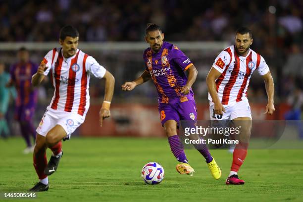 David Williams of the Glory passes the ball during the round 16 A-League Men's match between Perth Glory and Melbourne City at Macedonia Park, on...