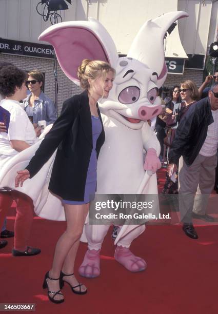 Kirsten Dunst 1997 Photos and Premium High Res Pictures - Getty Images