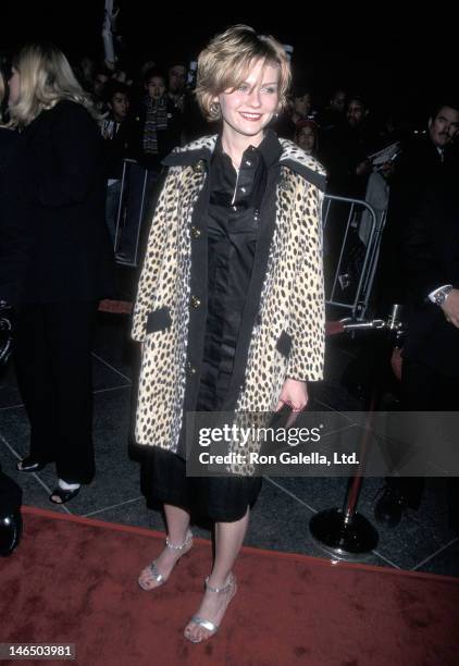 Kirsten Dunst 2001 Photos and Premium High Res Pictures - Getty Images