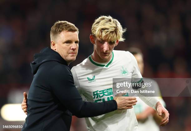 Eddie Howe, Manager of Newcastle United, interacts with Anthony Gordon of Newcastle United after the Premier League match between AFC Bournemouth and...