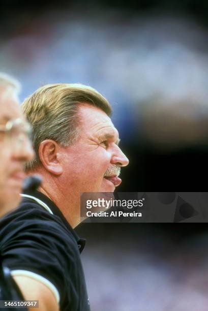 606 Coach Mike Ditka Photos and Premium High Res Pictures - Getty Images