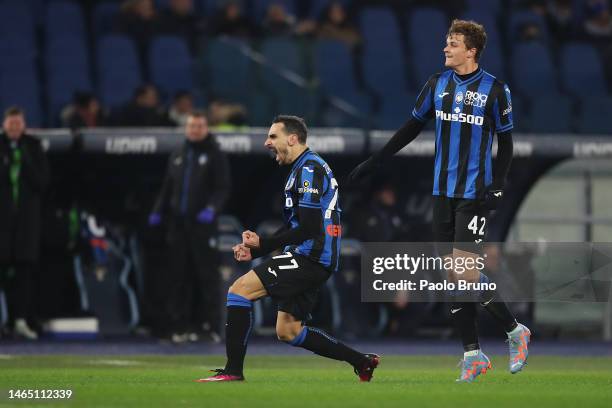 Davide Zappacosta of Atalanta BC celebrates after scoring their sides first goal during the Serie A match between SS Lazio and Atalanta BC at Stadio...