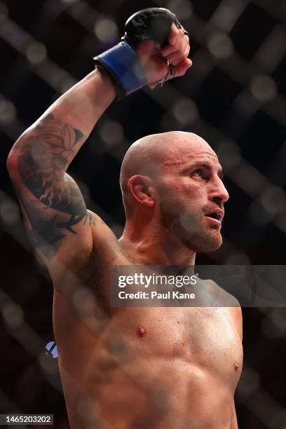 Alex Volkanovski of Australia acknowledges the crowd after his UFC lightweight championship fight with Islam Makhachev of Russia during UFC 284 at...