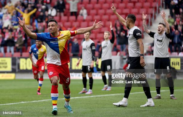 Karim Onisowo of Mainz celebrates after scoring his teams second goal during the Bundesliga match between 1. FSV Mainz 05 and FC Augsburg at MEWA...