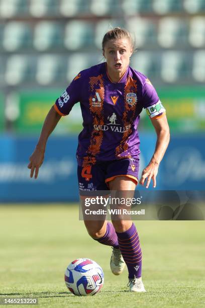 Natasha Rigby of the Glory looks to pass the ball during the round 14 A-League Women's match between Perth Glory and Newcastle Jets at Macedonia...