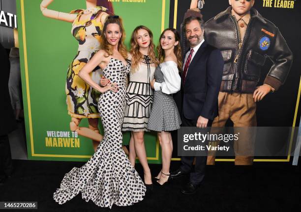 Leslie Mann, Iris Apatow, Maude Apatow and Judd Apatow