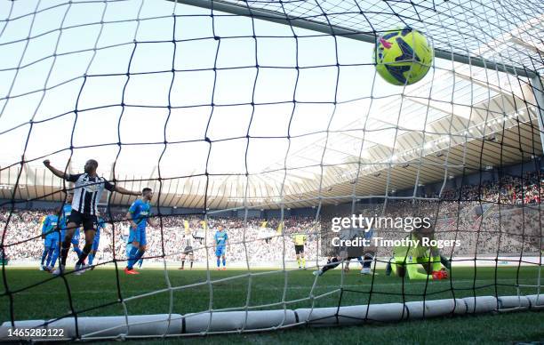 Jaka Bijol of Udinese scores a goal during the Serie A match between Udinese Calcio and US Sassuolo at Dacia Arena on February 12, 2023 in Udine,...