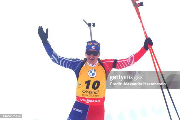 Julia Simon of France celebrates winning the Women 10 km Pursuit at the IBU World Championships Biathlon at Arena am Rennsteig Oberhof on February...