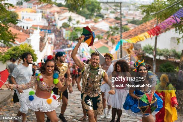 carnival on ladeira da misericórdia in olinda - carnaval do brasil stock pictures, royalty-free photos & images