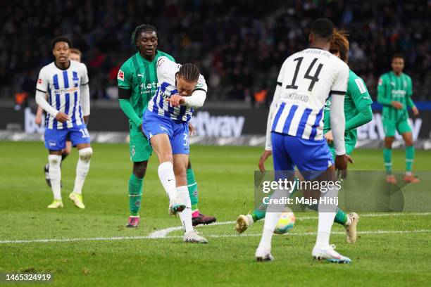 Derry Scherhant of Hertha BSC scores the team's third goal during the Bundesliga match between Hertha BSC and Borussia Moenchengladbach at...