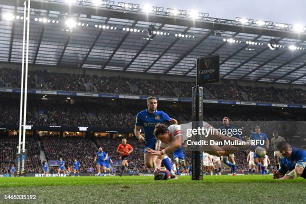 Henry Arundell of England dives over the line to score the side's fifth try during the Six Nations Rugby match between England and Italy at...