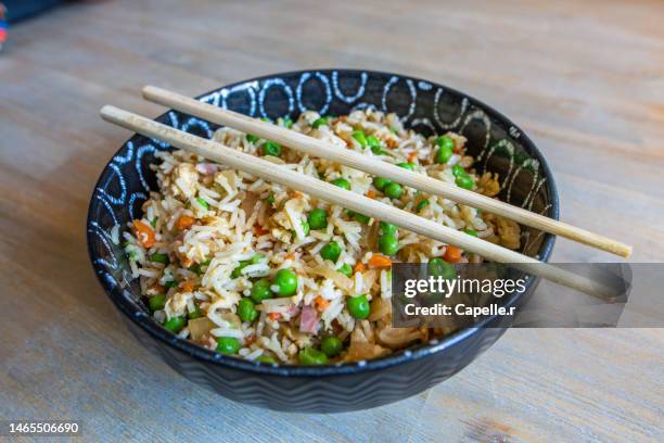 cantonese rice - vegetable fried rice stock-fotos und bilder